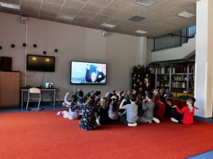 Dzieci z grupy VI uczestniczą w zajęciach online o zwierzętach afrykańskich