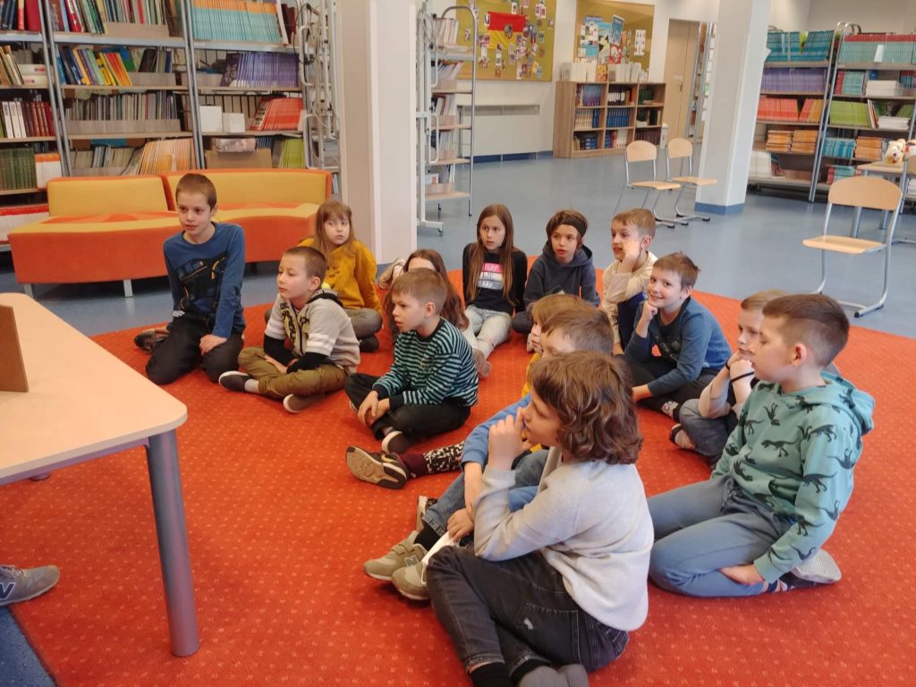 Klasa 2c podczas teatrzyku