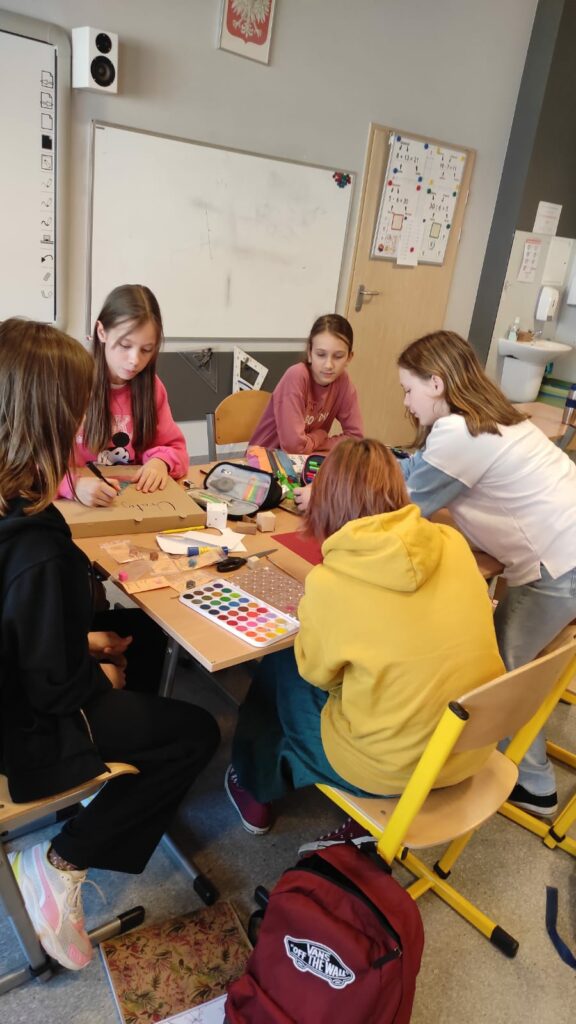 Uczniowie projektują grę