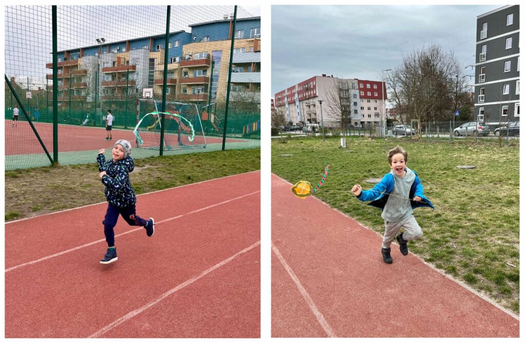 Klasa 1c z wykonanymi latawcami - podsumowanie projektu.