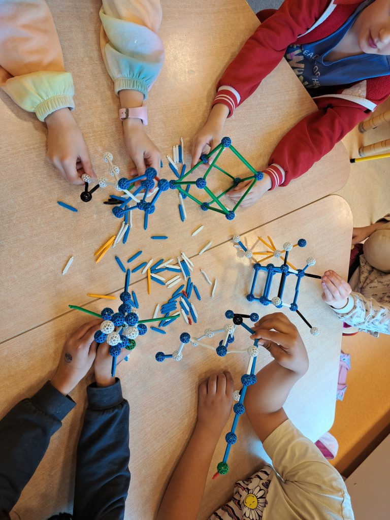 Konstrukcje przestrzenne z klocków ZOOMTOOL