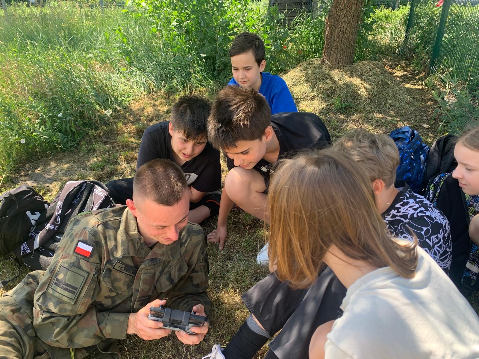 PROGRAM „EDUKACJA Z WOJSKIEM” KLASA 6B