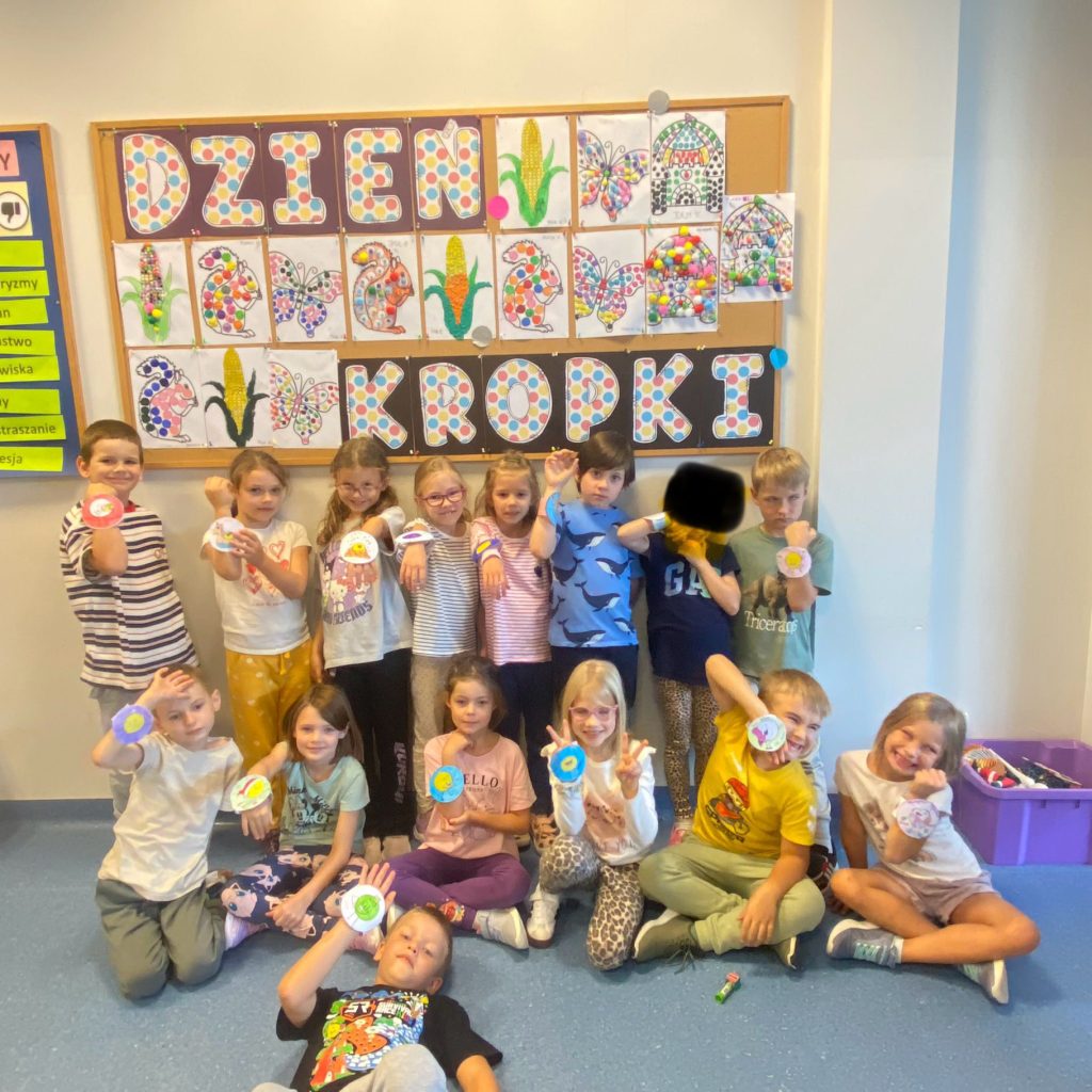 Dzieci prezentują galerię prac