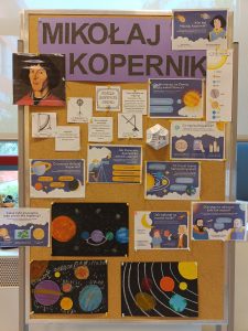 Tablica informacyjna o Mikołaju Koperniku