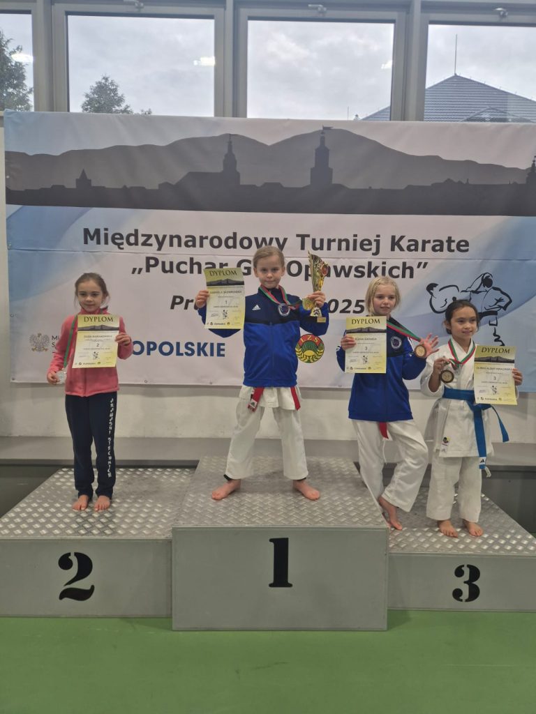 Gabrysia na podium - brązowa medalistka