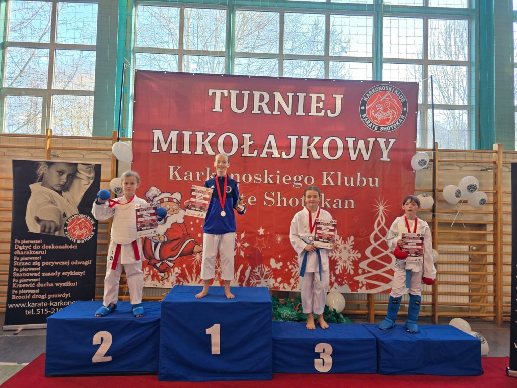 Wiktoria 5c i Gabrysia 3a na podium