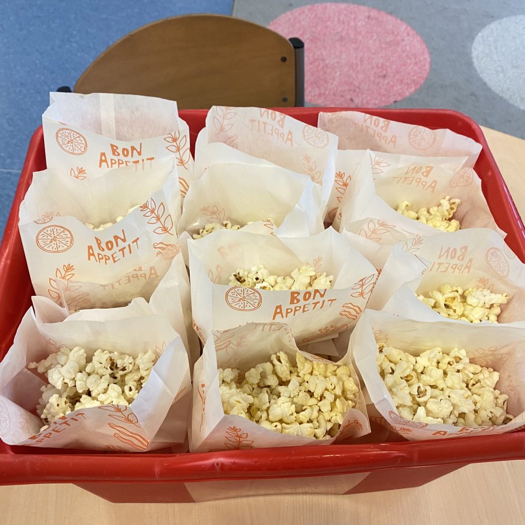 Pachnący popcorn.