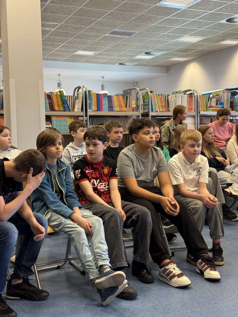 Prezentacja instrumentów elektroakustycznych w ZSP16