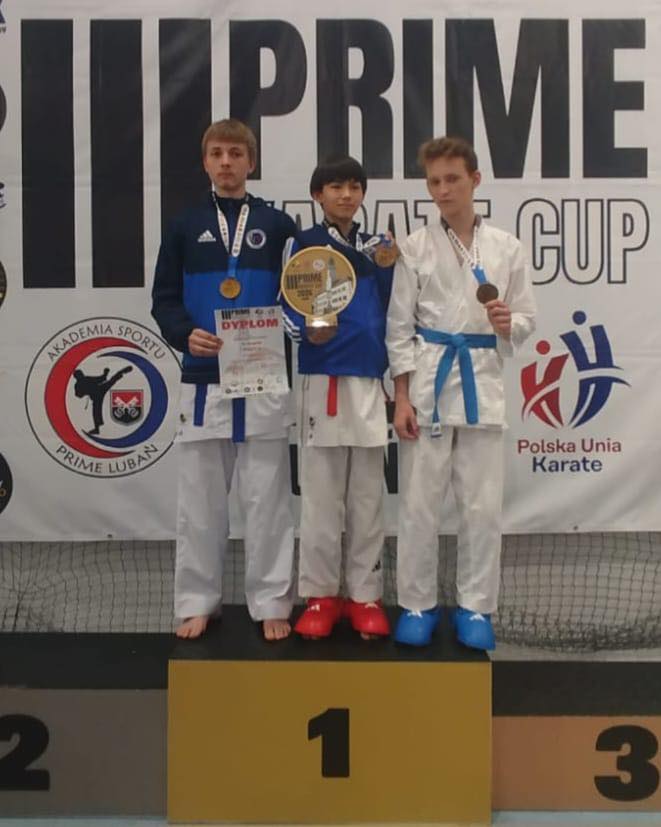 Kacper na podium z drużyną