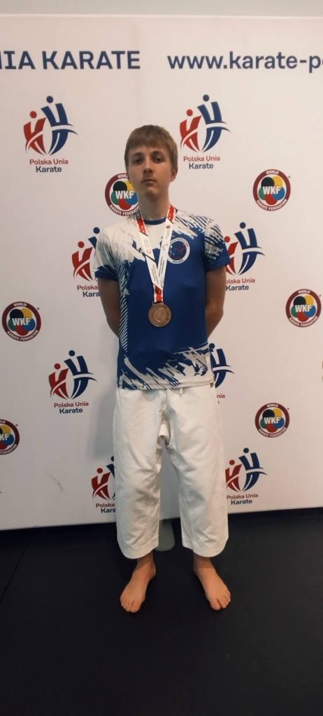 Kacper po dekoracji